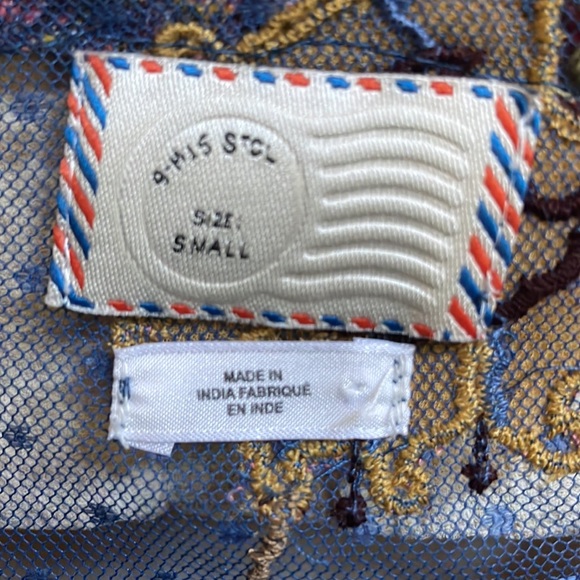 Anthroplogie Embroidery Detail NEW condition Top - Picture 3 of 7